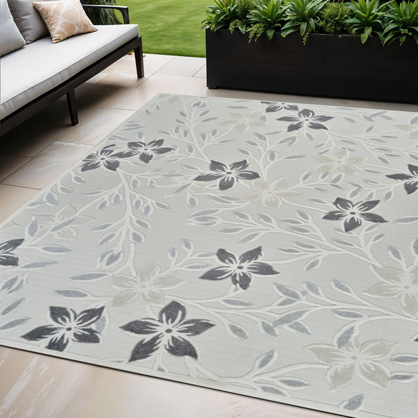Homeroots 5' X 7' Cream And Gray Floral Distressed Indoor Outdoor Area Rug  Polypropylene 558734