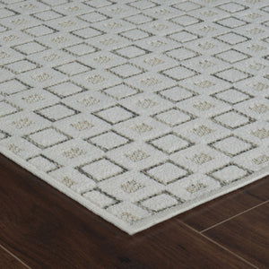 Homeroots 4' X 6' Cream And Beige Geometric Distressed Indoor Outdoor Area Rug  Polypropylene 558767