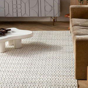 HomeRoots 4' Cream and Beige Geometric Distressed Area Rug - Durable, Stain-Resistant, Indoor/Outdoor Style 6' X 9' 558769