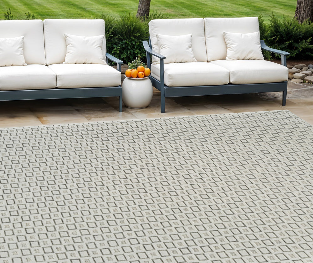 Homeroots 6' X 9' Cream And Beige Geometric Distressed Indoor Outdoor Area Rug  Polypropylene 558769