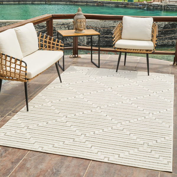 HomeRoots 4' Geometric Distressed Cream and Beige Area Rug for Stylish Indoor & Outdoor Spaces, Durable Design 4' X 6' 558788