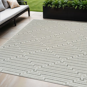 HomeRoots 4' Geometric Distressed Cream and Beige Area Rug for Stylish Indoor & Outdoor Spaces, Durable Design 5' X 7' 558789