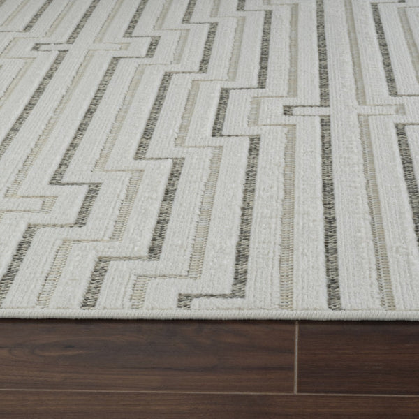HomeRoots 4' Geometric Distressed Cream and Beige Area Rug for Stylish Indoor & Outdoor Spaces, Durable Design 5' X 7' 558789