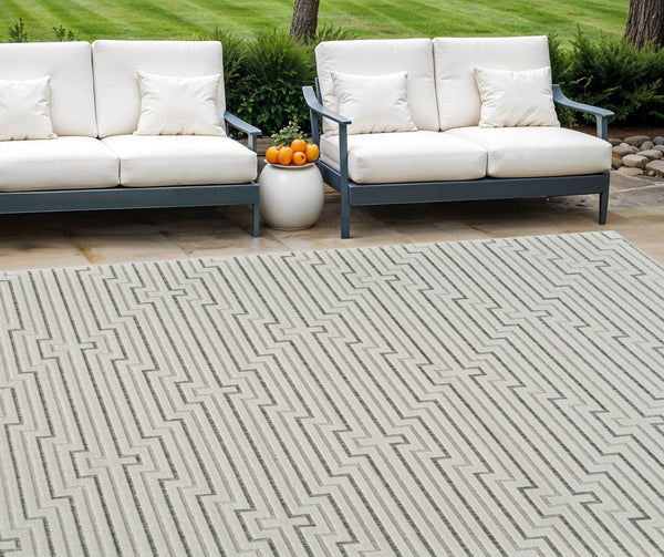 Homeroots 8' X 10' Cream And Beige Geometric Distressed Indoor Outdoor Area Rug  Polypropylene 558791