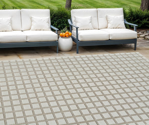 Homeroots 6' X 9' Cream And Beige Geometric Distressed Indoor Outdoor Area Rug  Polypropylene 558797