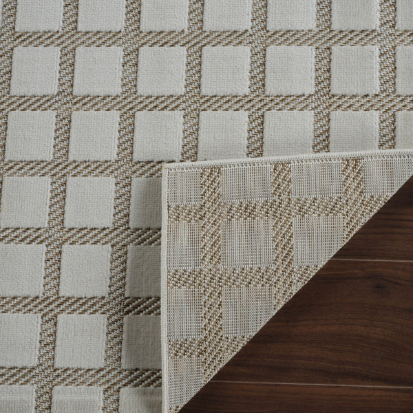 Homeroots 6' X 9' Cream And Beige Geometric Distressed Indoor Outdoor Area Rug  Polypropylene 558797