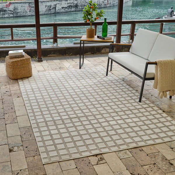 Homeroots 8' X 10' Cream And Beige Geometric Distressed Indoor Outdoor Area Rug  Polypropylene 558798