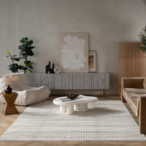 HomeRoots 4' Cream and Beige Striped Distressed Rug – Stylish Indoor/Outdoor Design for Versatile Spaces 6' X 9' 558804
