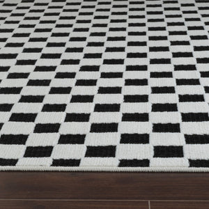 HomeRoots 4' Black and White Geometric Distressed Area Rug - Durable, Stylish Indoor/Outdoor Essential for Homes 5' X 7' 558810