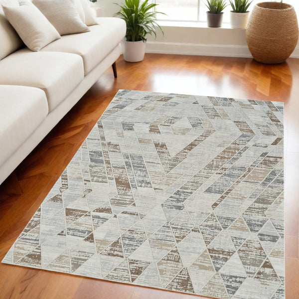 Homeroots 5' X 8' Beige And Brown Abstract Distressed Area Rug  Polypropylene 558853