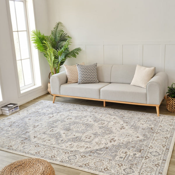 HomeRoots 4' Gray and Beige Oriental Distressed Area Rug - Timeless Elegance for Family Living Spaces 5' X 8' 558873