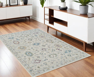 Homeroots 4' X 6' Cream And Beige Abstract Distressed Area Rug  Polypropylene 558884