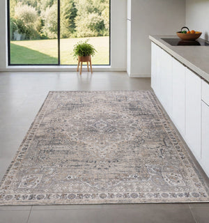 Homeroots 4' X 6' Gray And Beige Oriental Distressed Area Rug  Polyester 558904