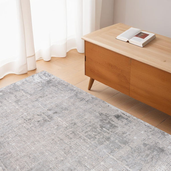 Homeroots 4' X 6' Gray And Beige Abstract Distressed Area Rug  Polyester 558948