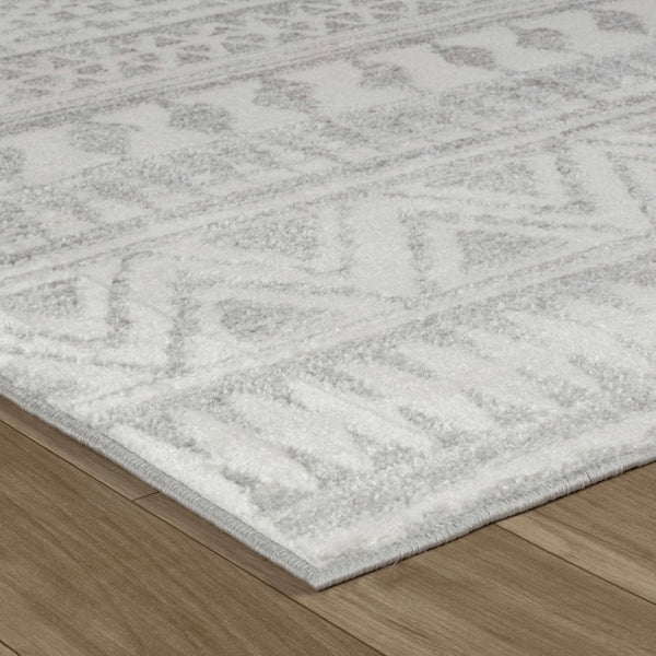 HomeRoots 5' Gray and Cream Abstract Distressed Area Rug - Modern, Stain-Resistant, Perfect for Any Room 7' X 10' 559010