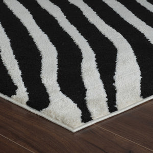 HomeRoots 4' Cream and Black Abstract Distressed Area Rug - Durable, Stylish, Easy-Care Flooring for Homes 5' X 8' 559017