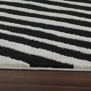 HomeRoots 4' Cream and Black Abstract Distressed Area Rug - Durable, Stylish, Easy-Care Flooring for Homes 5' X 8' 559017