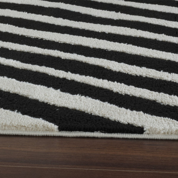 HomeRoots 4' Cream and Black Abstract Distressed Area Rug - Durable, Stylish, Easy-Care Flooring for Homes 5' X 8' 559017