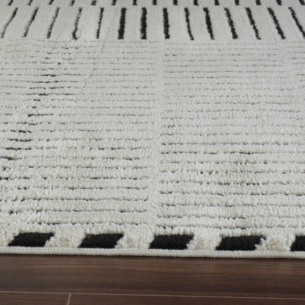 Homeroots 4' X 6' Cream And Black Abstract Distressed Area Rug  Polypropylene 559036