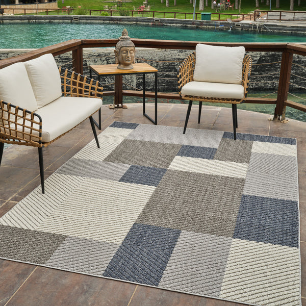 Homeroots 4' X 6' Gray And Blue Geometric Distressed Indoor Outdoor Area Rug  Polypropylene 559059