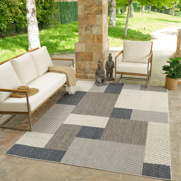 Homeroots 5' X 8' Gray And Blue Geometric Distressed Indoor Outdoor Area Rug  Polypropylene 559060