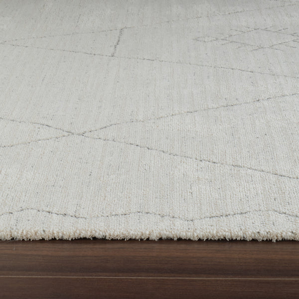 Homeroots 5' X 8' Cream And Beige Abstract Non Skid Area Rug  Polyester 559091