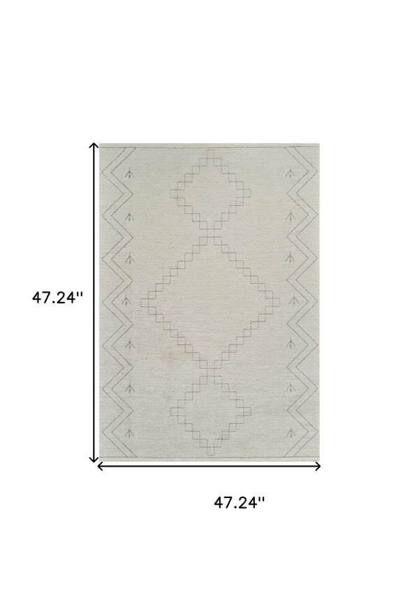 Homeroots 4' X 6' Cream And Beige Abstract Distressed Area Rug  Polyester 559095