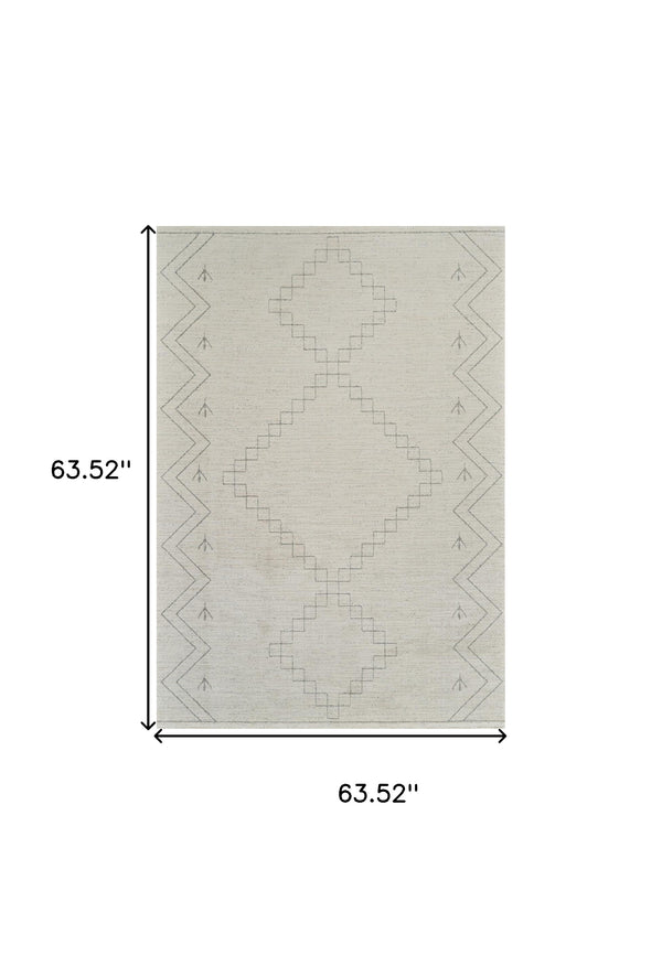 Homeroots 5' X 8' Cream And Beige Abstract Distressed Area Rug  Polyester 559096