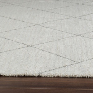 HomeRoots 4' Cream and Beige Abstract Distressed Area Rug – Stylish, Durable, Stain-Resistant Design for Any Room 4' X 6' 559105