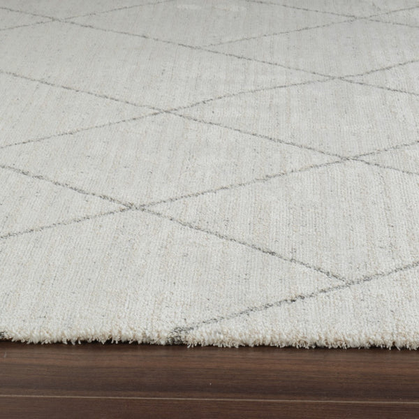 HomeRoots 4' Cream and Beige Abstract Distressed Area Rug – Stylish, Durable, Stain-Resistant Design for Any Room 4' X 6' 559105