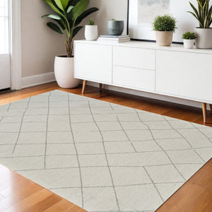 HomeRoots 4' Cream and Beige Abstract Distressed Area Rug – Stylish, Durable, Stain-Resistant Design for Any Room 4' X 6' 559105