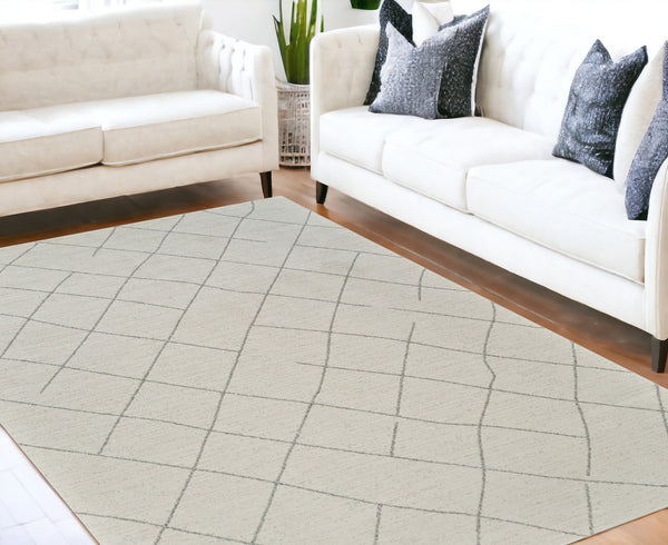 Homeroots 5' X 8' Cream And Beige Abstract Distressed Area Rug  Polyester 559106