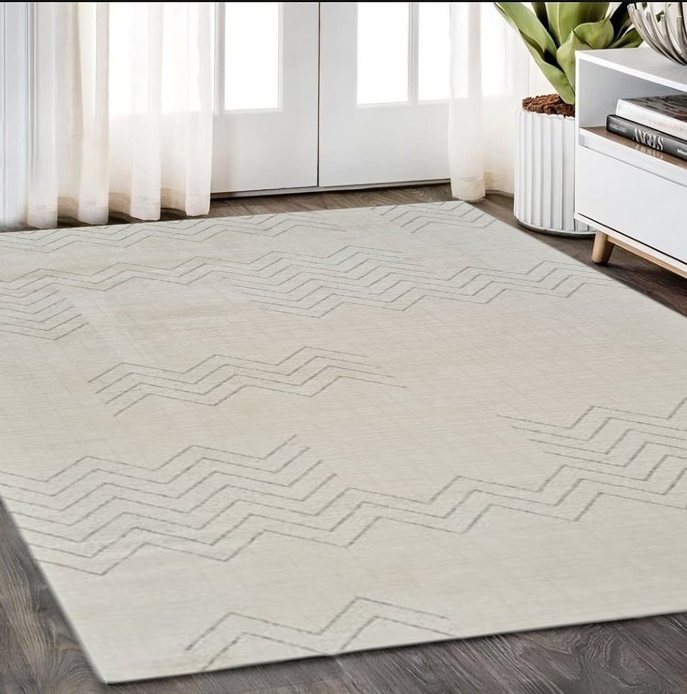 Homeroots 5' X 8' Cream And Beige Abstract Distressed Area Rug  Polyester 559111