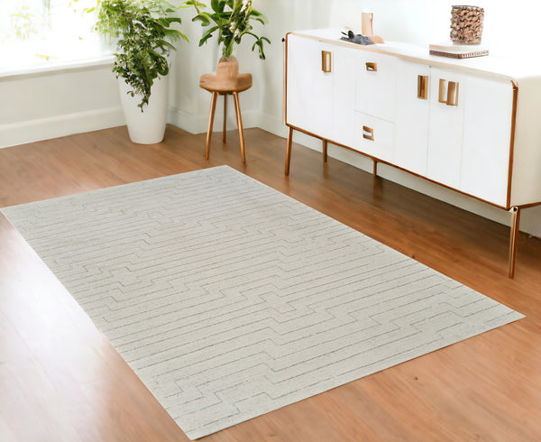 Homeroots 4' X 6' Cream And Beige Abstract Distressed Area Rug  Polyester 559115