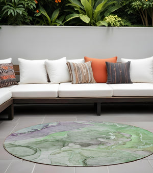 Homeroots 8' Round Green Round Abstract Washable Non Skid Indoor Outdoor Area Rug Green Polyester 559182