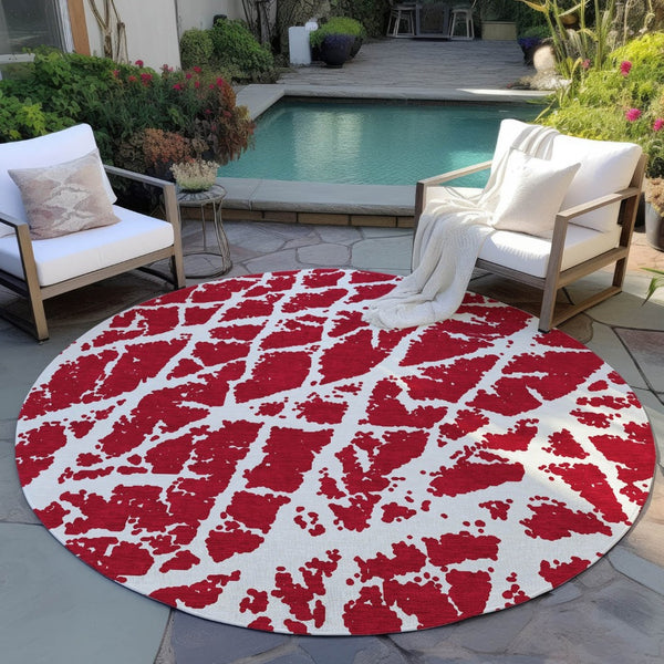 HomeRoots 5' Beige and Ivory Abstract Area Rug - Washable, Non-Skid, Stylish for Indoor and Outdoor Spaces 8' Round 559321