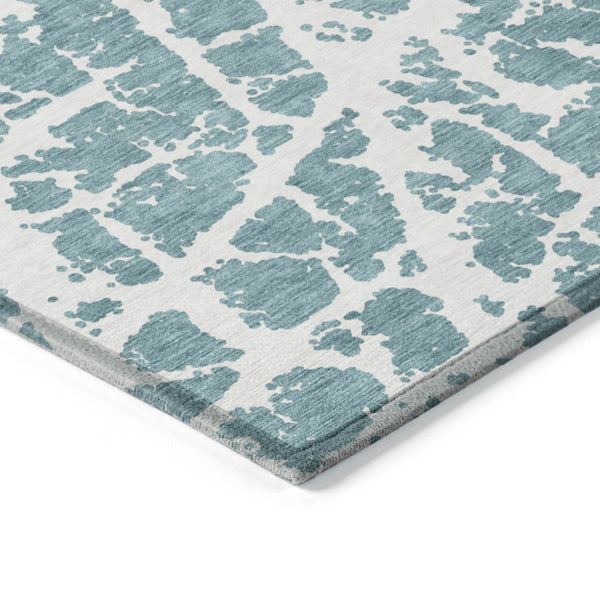 HomeRoots 5' Beige and Ivory Abstract Area Rug - Washable, Non-Skid, Stylish for Indoor and Outdoor Spaces 8' Round 559330