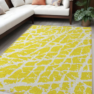 HomeRoots 5' Beige and Ivory Abstract Area Rug - Washable, Non-Skid, Stylish for Indoor and Outdoor Spaces 5' X 8' 559338