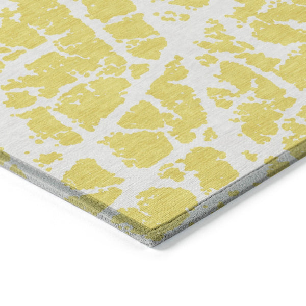 HomeRoots 5' Beige and Ivory Abstract Area Rug - Washable, Non-Skid, Stylish for Indoor and Outdoor Spaces 8' X 10' 559340