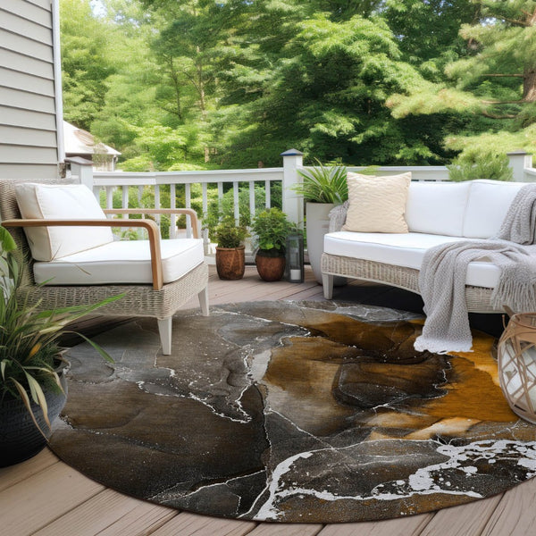 HomeRoots 5' Abstract Area Rug in Ivory, Blue & Gray - Machine Washable, Non-Skid, Indoor & Outdoor Use 8' Round 559438