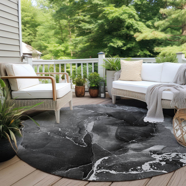 Homeroots 8' Round Black Gray And White Round Abstract Washable Non Skid Indoor Outdoor Area Rug Gray Polyester 559447