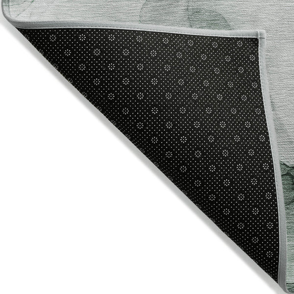 Homeroots 8' Round Green Round Abstract Washable Non Skid Indoor Outdoor Area Rug Green Polyester 559510