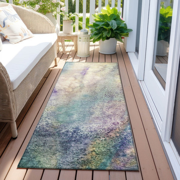 Homeroots 5' Beige Abstract Washable Non-skid Area Rug - Elegant, Stain Resistant, Perfect For Indoor & Outdoor Use Blue Polyester 559560