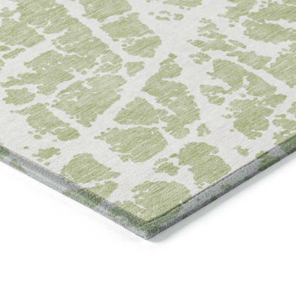 HomeRoots 5' Beige and Ivory Abstract Area Rug - Washable, Non-Skid, Stylish for Indoor and Outdoor Spaces 8' Round 559627