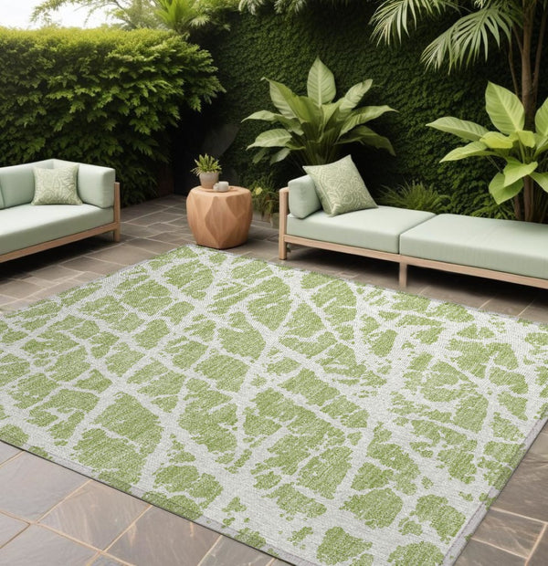 HomeRoots 5' Beige and Ivory Abstract Area Rug - Washable, Non-Skid, Stylish for Indoor and Outdoor Spaces 10' X 14' 559630
