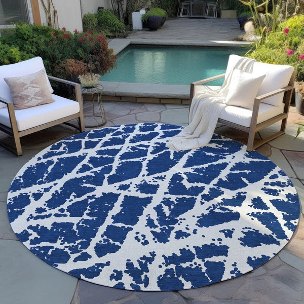HomeRoots 5' Beige and Ivory Abstract Area Rug - Washable, Non-Skid, Stylish for Indoor and Outdoor Spaces 8' Round 559636