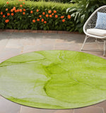 Homeroots 8' Round Green Round Abstract Washable Non Skid Indoor Outdoor Area Rug Green Polyester 559744