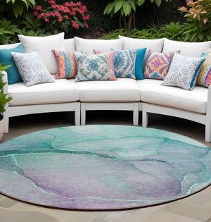 Homeroots 8' Round Green Round Abstract Washable Non Skid Indoor Outdoor Area Rug Aloe Polyester 559789