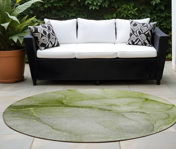 Homeroots 8' Round Olive Green Round Abstract Washable Non Skid Indoor Outdoor Area Rug Olive Polyester 559825