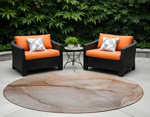 Homeroots 8' Round Taupe Round Abstract Washable Non Skid Indoor Outdoor Area Rug Taupe Polyester 559834